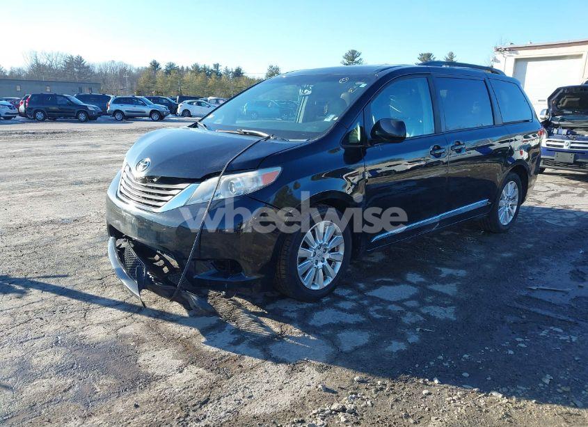 Photo 2 of 2011 Toyota Sienna XLE (VIN 5TDDK3DC6BS017578)
