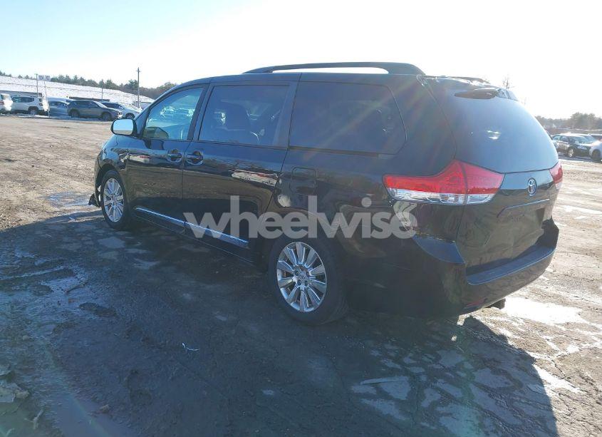 Photo 3 of 2011 Toyota Sienna XLE (VIN 5TDDK3DC6BS017578)