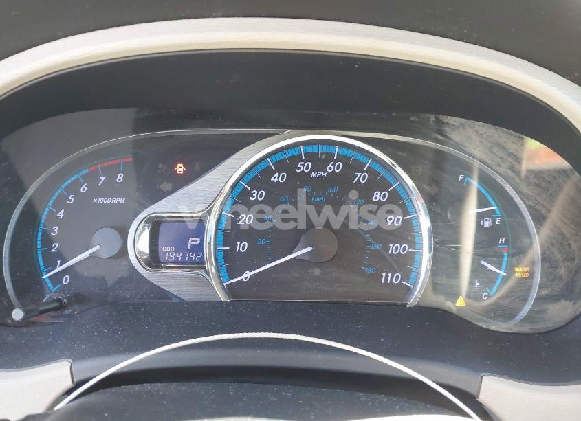 Photo 7 of 2011 Toyota Sienna XLE (VIN 5TDDK3DC6BS017578)