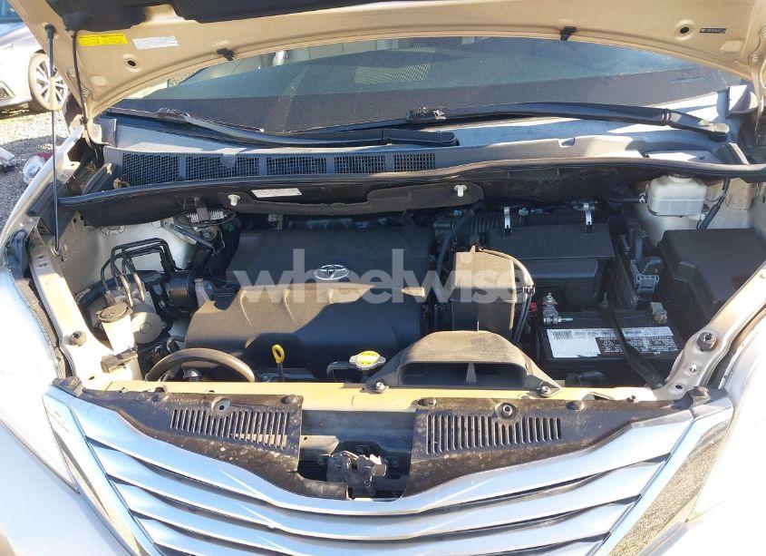 Photo 10 of 2011 Toyota Sienna XLE/LIMITED (VIN 5TDDK3DC6BS027138)