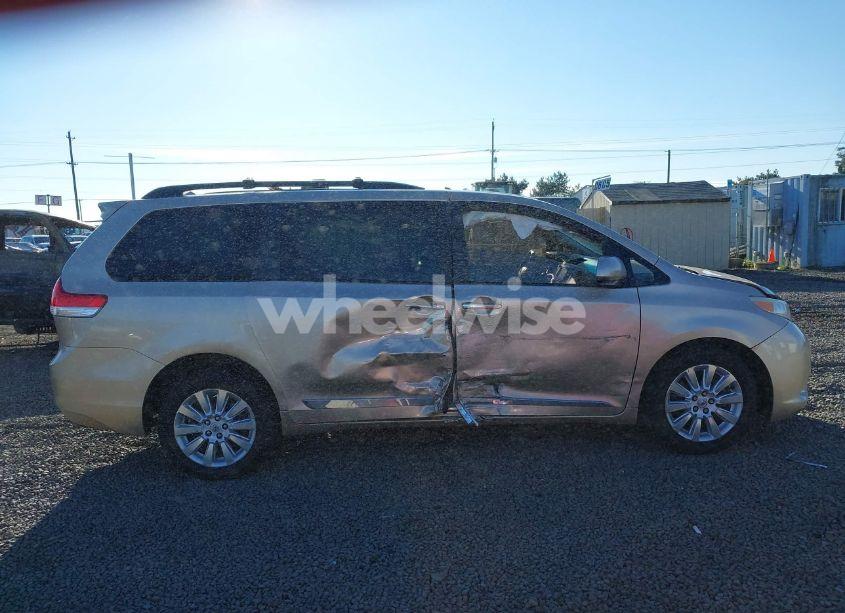 Photo 13 of 2011 Toyota Sienna XLE/LIMITED (VIN 5TDDK3DC6BS027138)