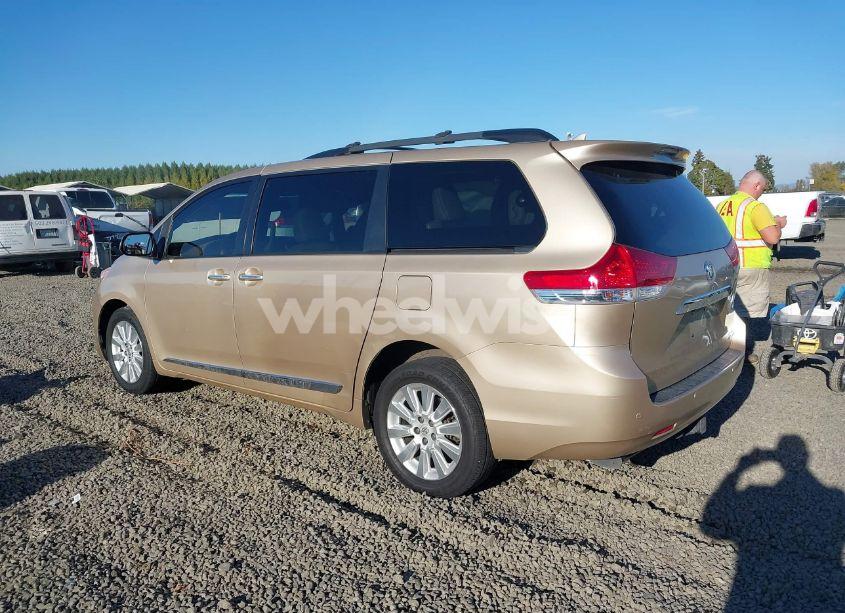 Photo 3 of 2011 Toyota Sienna XLE/LIMITED (VIN 5TDDK3DC6BS027138)