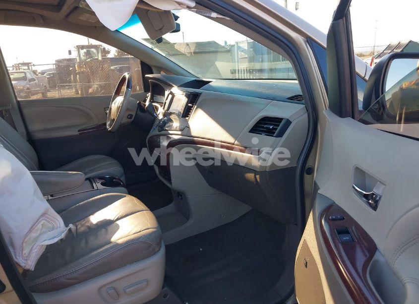 Photo 5 of 2011 Toyota Sienna XLE/LIMITED (VIN 5TDDK3DC6BS027138)