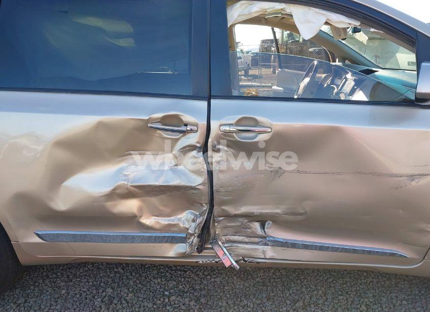 Photo 6 of 2011 Toyota Sienna XLE/LIMITED (VIN 5TDDK3DC6BS027138)