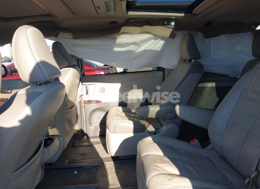 Photo 8 of 2011 Toyota Sienna XLE/LIMITED (VIN 5TDDK3DC6BS027138)