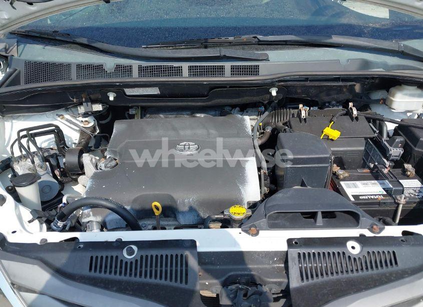 Photo 10 of 2011 Toyota Sienna XLE/LIMITED (VIN 5TDDK3DC6BS029472)