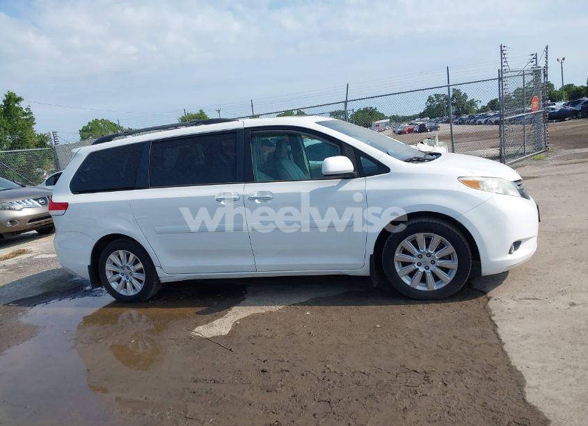 Photo 13 of 2011 Toyota Sienna XLE/LIMITED (VIN 5TDDK3DC6BS029472)