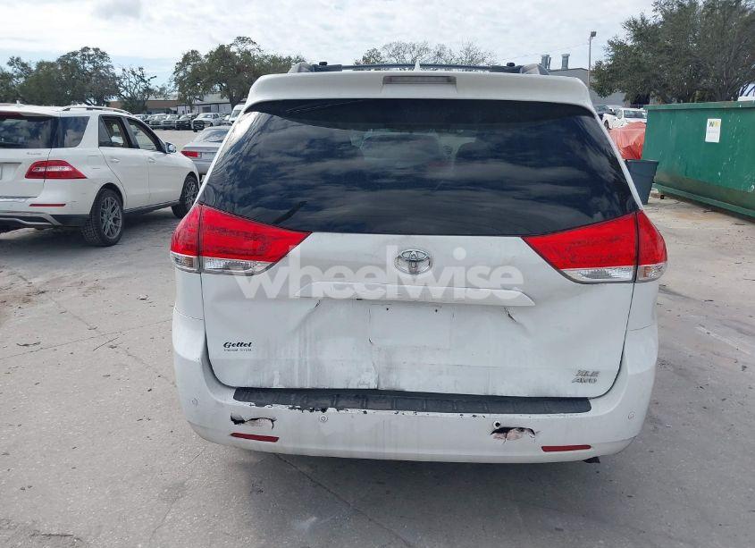 Photo 17 of 2011 Toyota Sienna XLE/LIMITED (VIN 5TDDK3DC6BS029472)