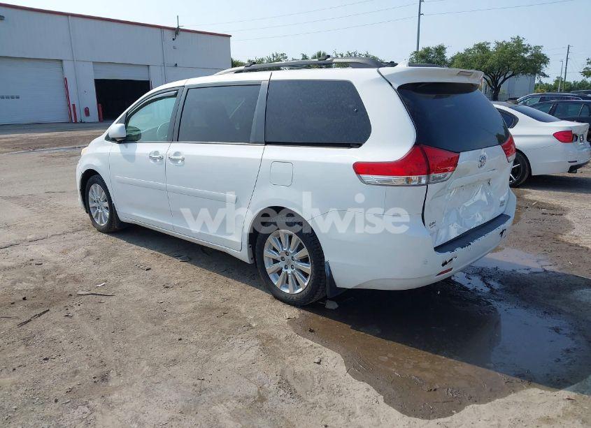 Photo 3 of 2011 Toyota Sienna XLE/LIMITED (VIN 5TDDK3DC6BS029472)