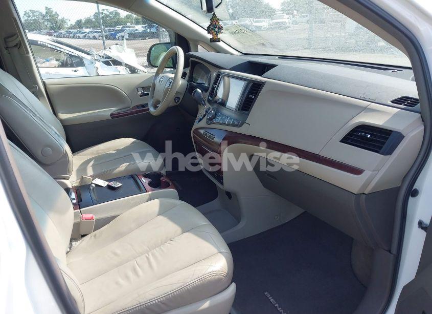 Photo 5 of 2011 Toyota Sienna XLE/LIMITED (VIN 5TDDK3DC6BS029472)