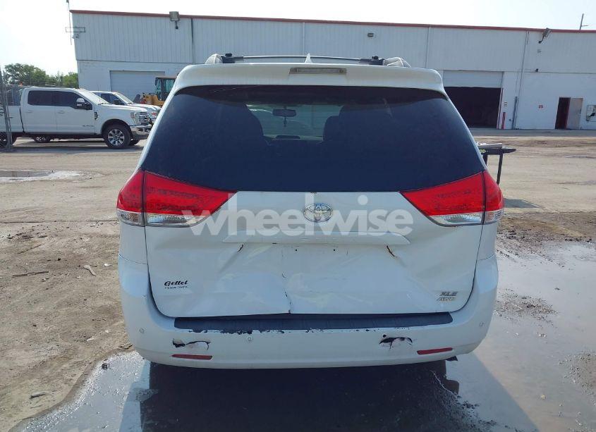 Photo 6 of 2011 Toyota Sienna XLE/LIMITED (VIN 5TDDK3DC6BS029472)