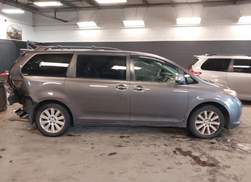 Photo 14 of 2012 Toyota Sienna XLE/LIMITED (VIN 5TDDK3DC6CS038707)