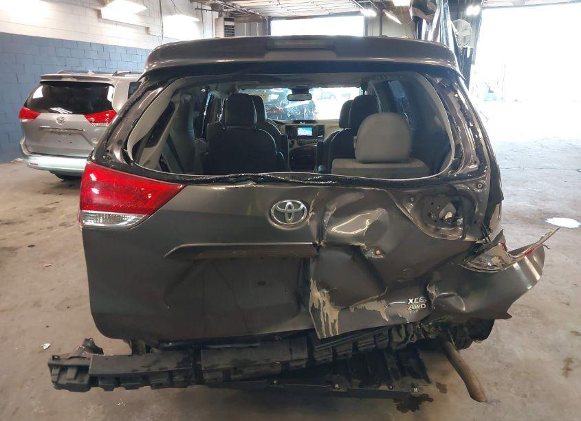 Photo 17 of 2012 Toyota Sienna XLE/LIMITED (VIN 5TDDK3DC6CS038707)