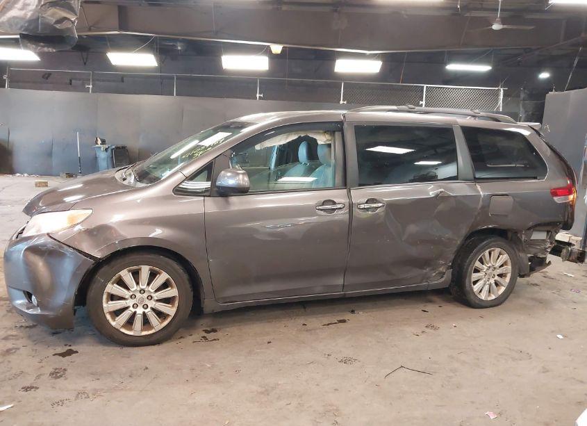 Photo 6 of 2012 Toyota Sienna XLE/LIMITED (VIN 5TDDK3DC6CS038707)