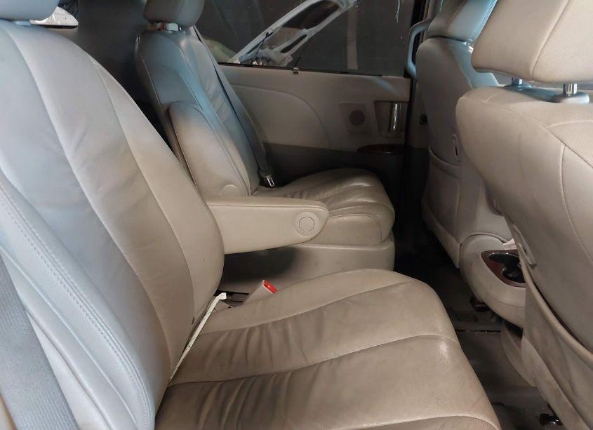 Photo 8 of 2012 Toyota Sienna XLE/LIMITED (VIN 5TDDK3DC6CS038707)