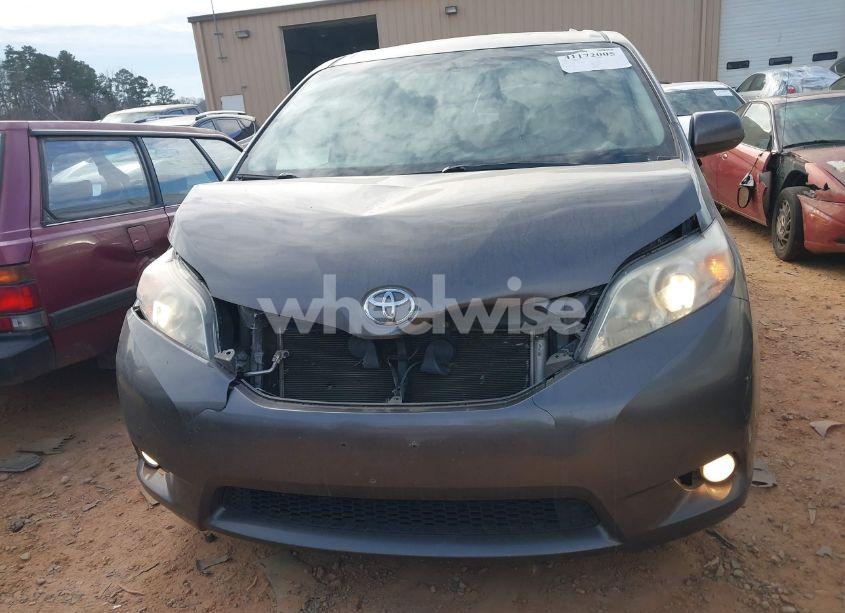 Photo 12 of 2013 Toyota Sienna XLE/LIMITED (VIN 5TDDK3DC6DS054942)