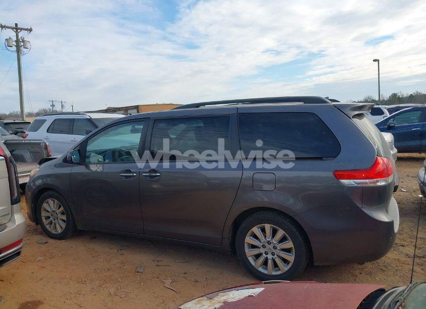Photo 14 of 2013 Toyota Sienna XLE/LIMITED (VIN 5TDDK3DC6DS054942)
