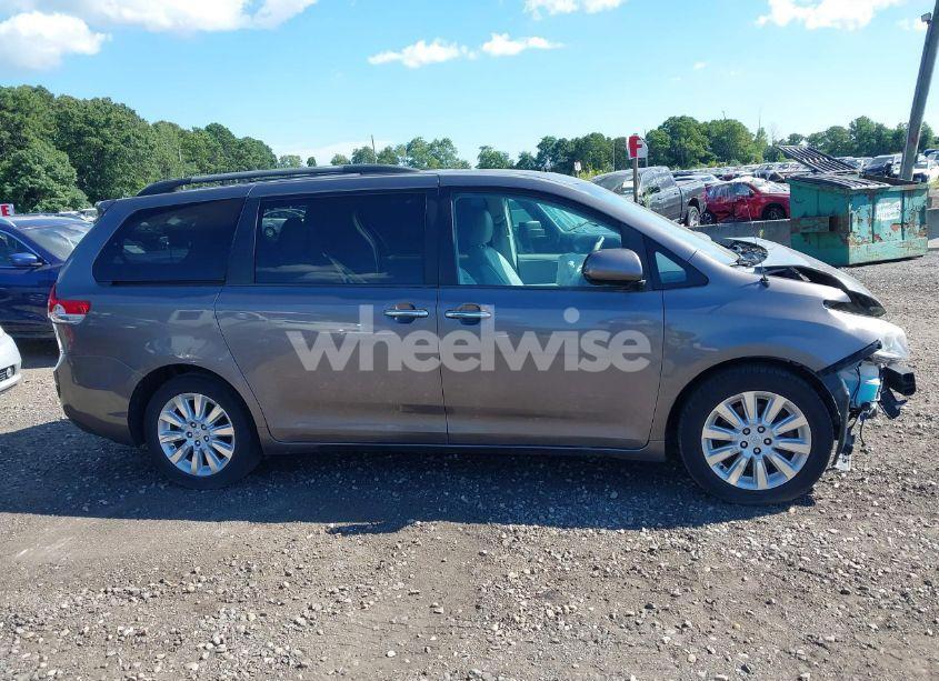 Photo 13 of 2013 Toyota Sienna XLE 7 PASSENGER (VIN 5TDDK3DC6DS055136)