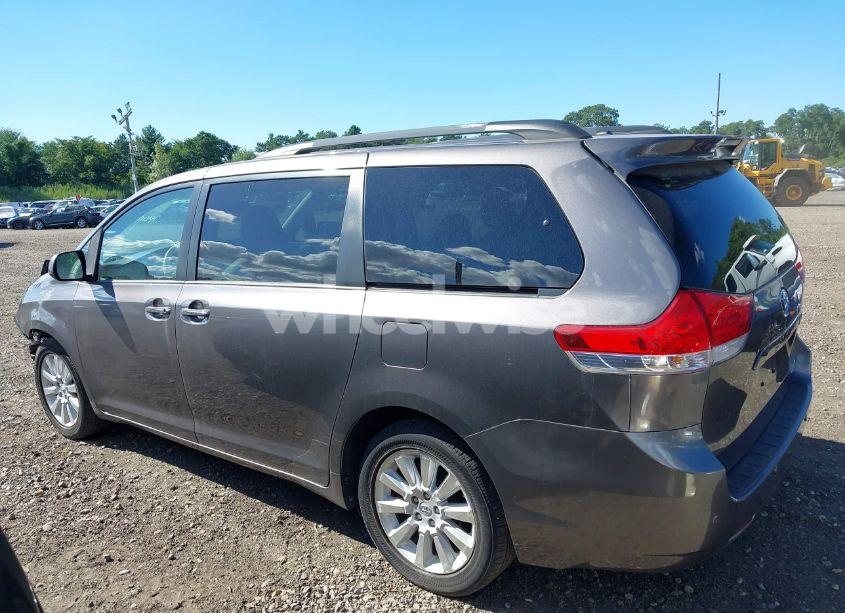 Photo 14 of 2013 Toyota Sienna XLE 7 PASSENGER (VIN 5TDDK3DC6DS055136)