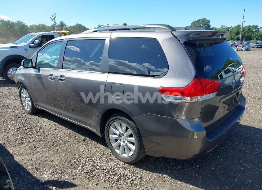 Photo 3 of 2013 Toyota Sienna XLE 7 PASSENGER (VIN 5TDDK3DC6DS055136)