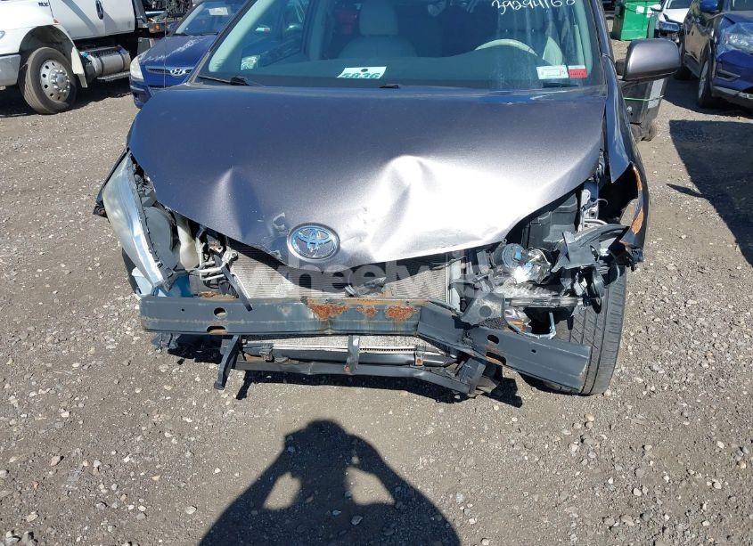 Photo 6 of 2013 Toyota Sienna XLE 7 PASSENGER (VIN 5TDDK3DC6DS055136)