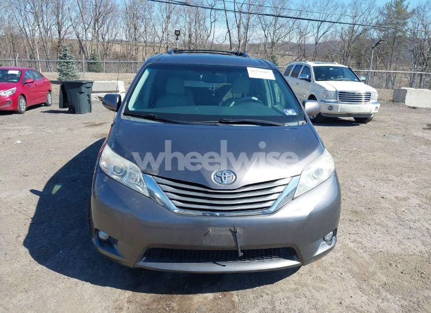 Photo 12 of 2013 Toyota Sienna XLE 7 PASSENGER (VIN 5TDDK3DC6DS067612)