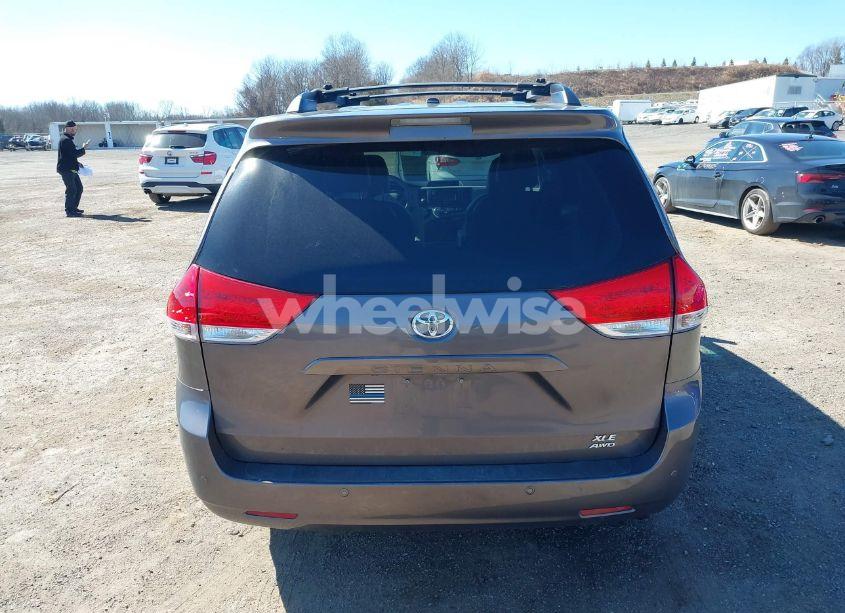 Photo 16 of 2013 Toyota Sienna XLE 7 PASSENGER (VIN 5TDDK3DC6DS067612)