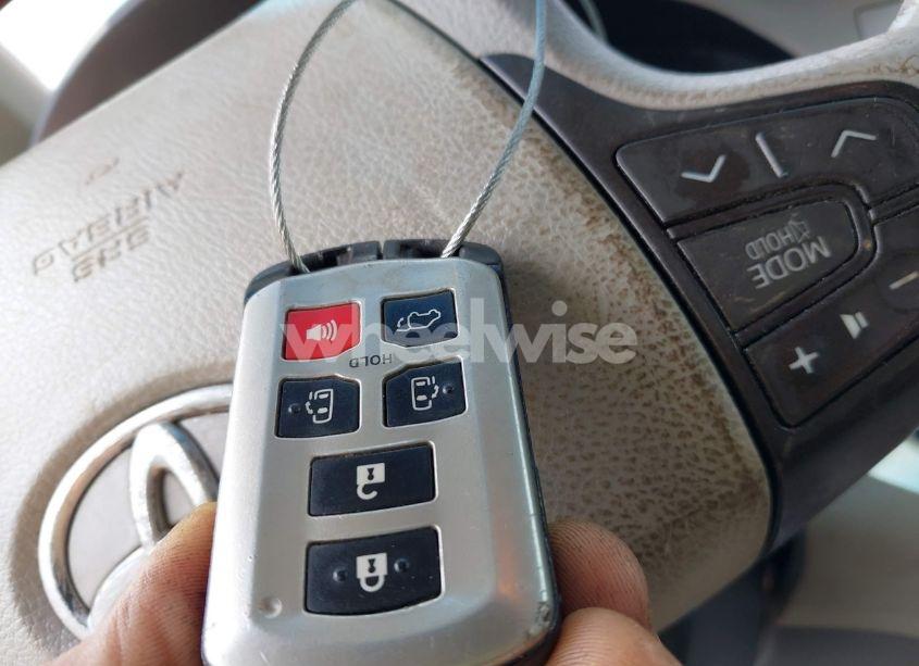 Photo 11 of 2014 Toyota Sienna LIMITED 7 PASSENGER (VIN 5TDDK3DC6ES073282)