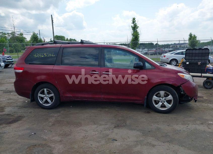 Photo 13 of 2014 Toyota Sienna LIMITED 7 PASSENGER (VIN 5TDDK3DC6ES073282)