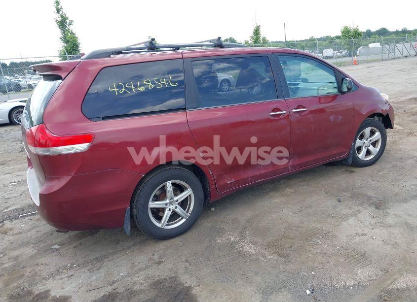 Photo 4 of 2014 Toyota Sienna LIMITED 7 PASSENGER (VIN 5TDDK3DC6ES073282)