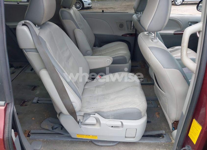 Photo 8 of 2014 Toyota Sienna LIMITED 7 PASSENGER (VIN 5TDDK3DC6ES073282)