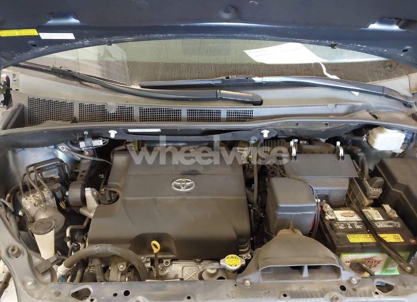 Photo 10 of 2014 Toyota Sienna XLE 7 PASSENGER (VIN 5TDDK3DC6ES076022)