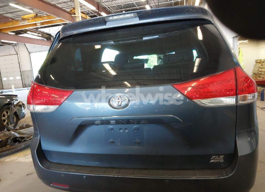 Photo 17 of 2014 Toyota Sienna XLE 7 PASSENGER (VIN 5TDDK3DC6ES076022)