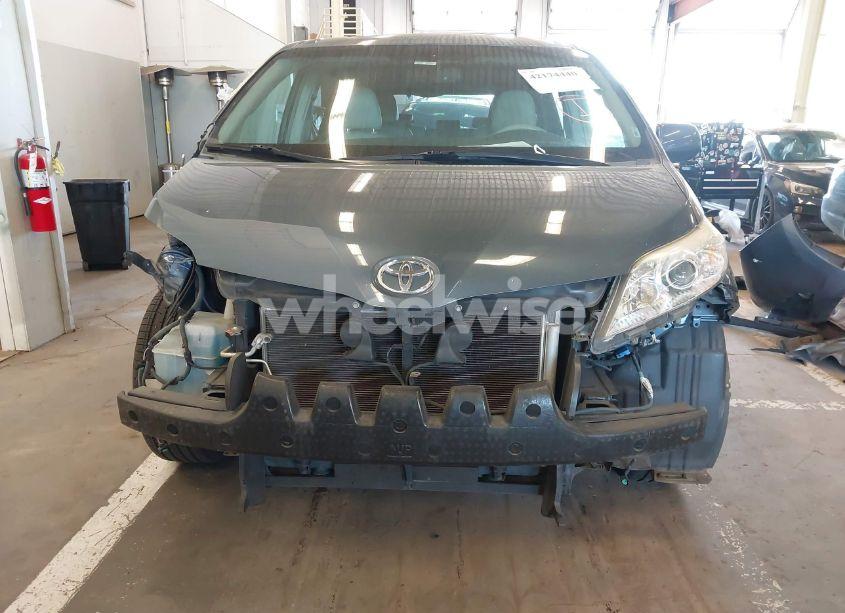 Photo 18 of 2014 Toyota Sienna XLE 7 PASSENGER (VIN 5TDDK3DC6ES076022)