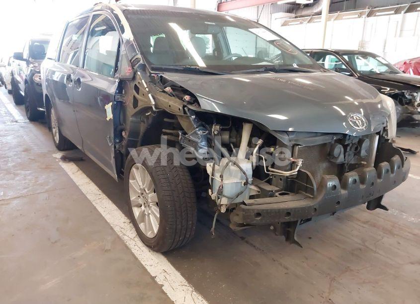 Photo 19 of 2014 Toyota Sienna XLE 7 PASSENGER (VIN 5TDDK3DC6ES076022)