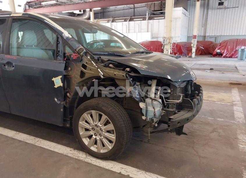 Photo 20 of 2014 Toyota Sienna XLE 7 PASSENGER (VIN 5TDDK3DC6ES076022)