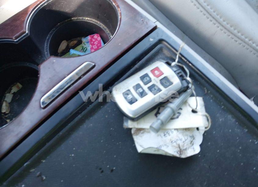 Photo 11 of 2014 Toyota Sienna XLE 7 PASSENGER (VIN 5TDDK3DC6ES086520)