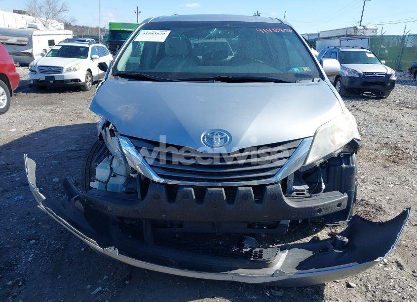 Photo 12 of 2014 Toyota Sienna XLE 7 PASSENGER (VIN 5TDDK3DC6ES086520)