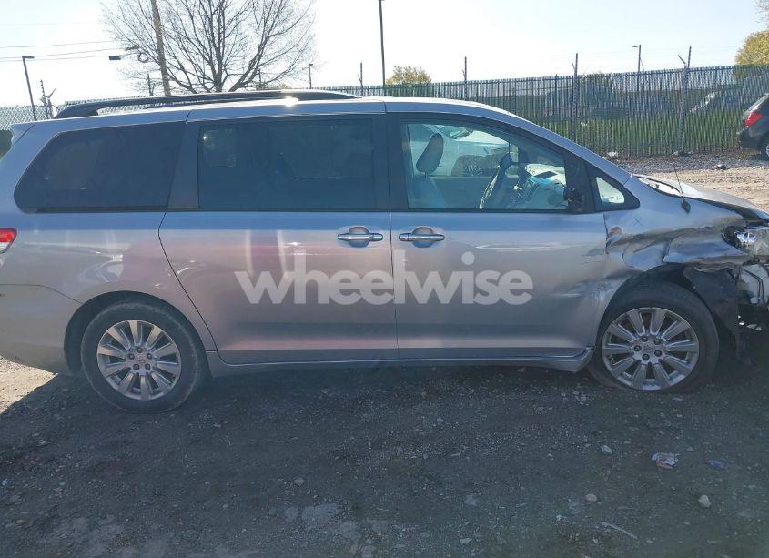 Photo 13 of 2014 Toyota Sienna XLE 7 PASSENGER (VIN 5TDDK3DC6ES086520)