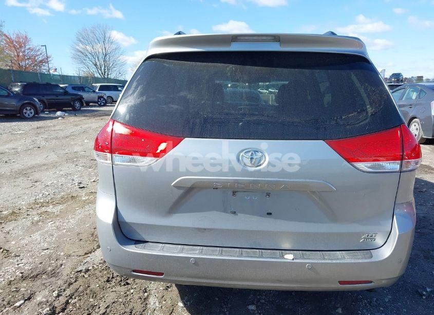 Photo 16 of 2014 Toyota Sienna XLE 7 PASSENGER (VIN 5TDDK3DC6ES086520)