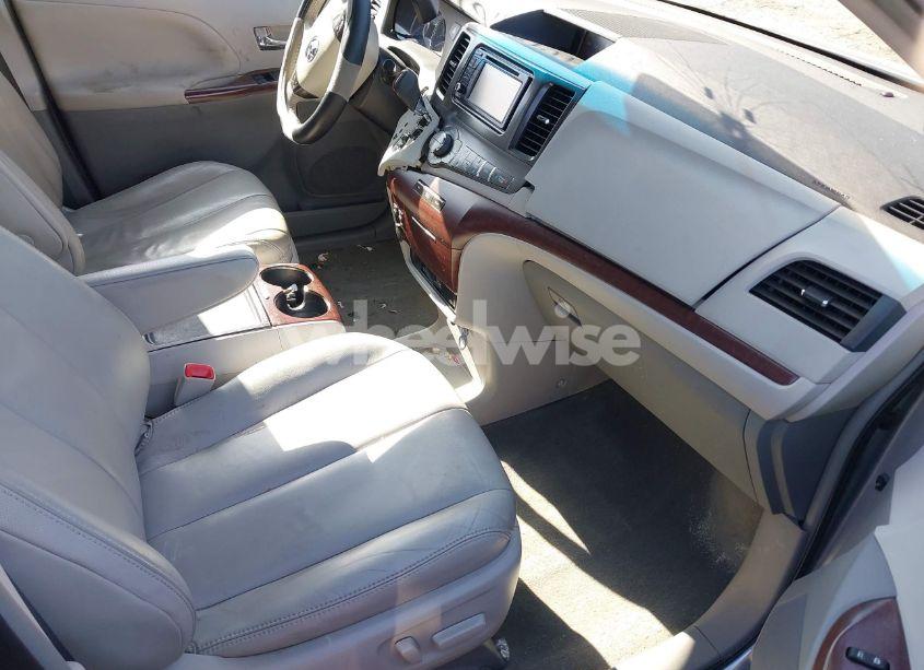 Photo 5 of 2014 Toyota Sienna XLE 7 PASSENGER (VIN 5TDDK3DC6ES086520)