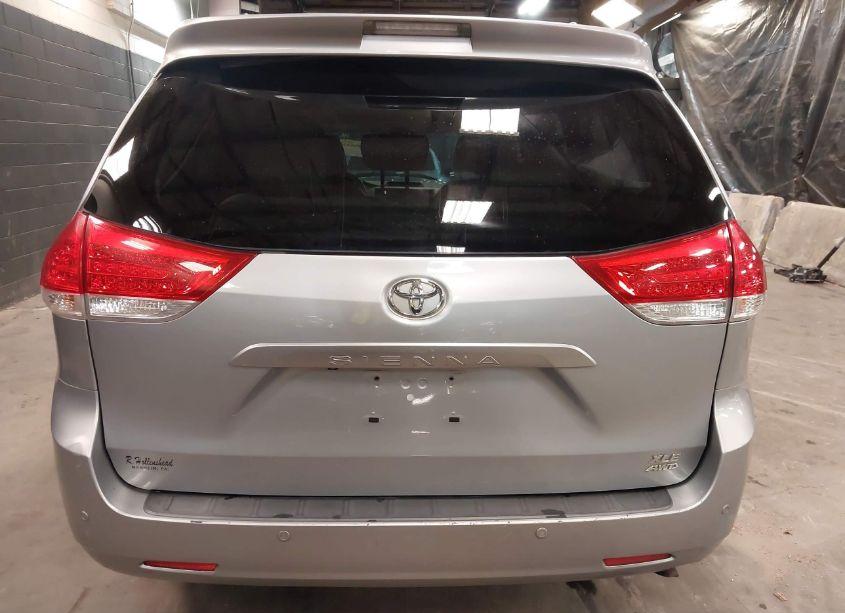 Photo 16 of 2014 Toyota Sienna XLE/LIMITED (VIN 5TDDK3DC6ES086937)