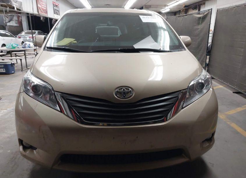 Photo 12 of 2014 Toyota Sienna XLE 7 PASSENGER (VIN 5TDDK3DC6ES090440)