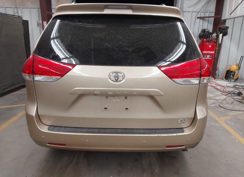 Photo 16 of 2014 Toyota Sienna XLE 7 PASSENGER (VIN 5TDDK3DC6ES090440)