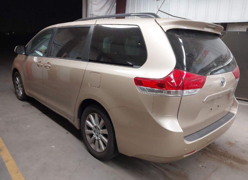 Photo 3 of 2014 Toyota Sienna XLE 7 PASSENGER (VIN 5TDDK3DC6ES090440)