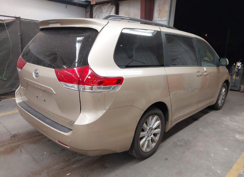 Photo 4 of 2014 Toyota Sienna XLE 7 PASSENGER (VIN 5TDDK3DC6ES090440)