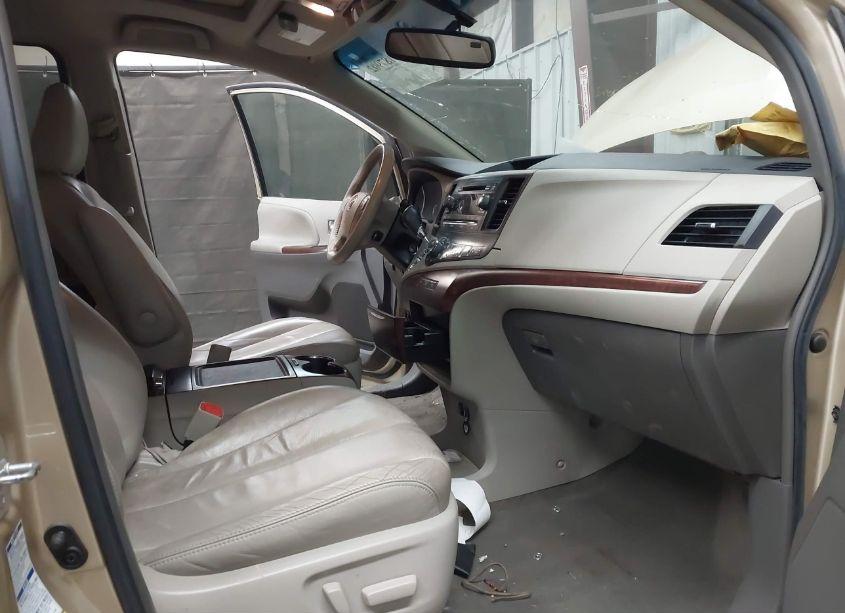 Photo 5 of 2014 Toyota Sienna XLE 7 PASSENGER (VIN 5TDDK3DC6ES090440)