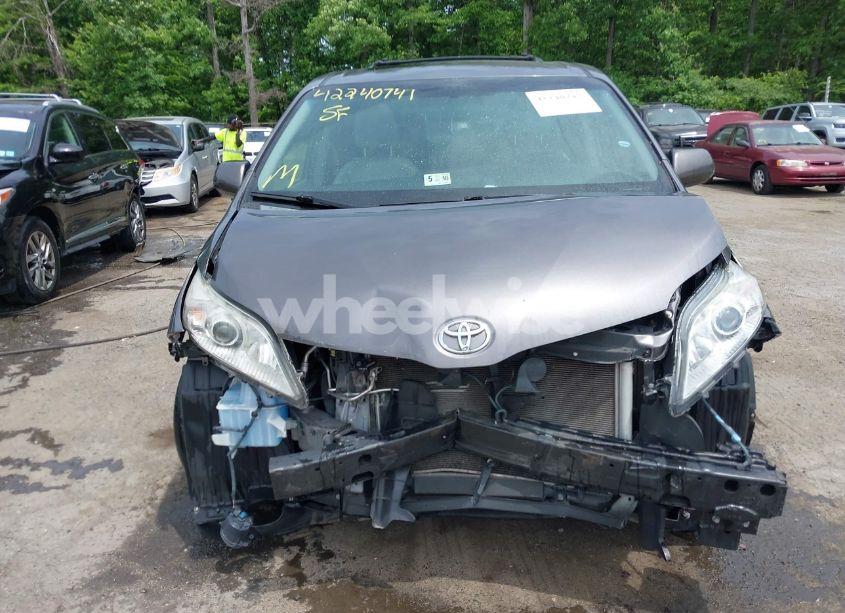 Photo 12 of 2015 Toyota Sienna XLE PREMIUM 7 PASSENGER (VIN 5TDDK3DC6FS111675)