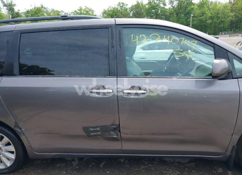 Photo 13 of 2015 Toyota Sienna XLE PREMIUM 7 PASSENGER (VIN 5TDDK3DC6FS111675)