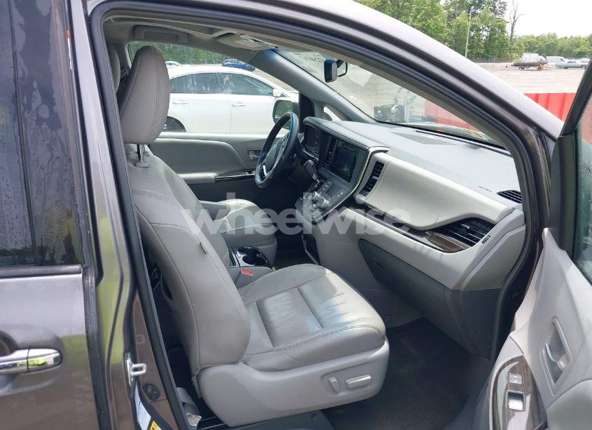 Photo 5 of 2015 Toyota Sienna XLE PREMIUM 7 PASSENGER (VIN 5TDDK3DC6FS111675)